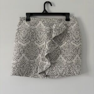 Maje White Grey Cotton Ruffle Front Filigree Diamond Print Mini Skirt 40 Large